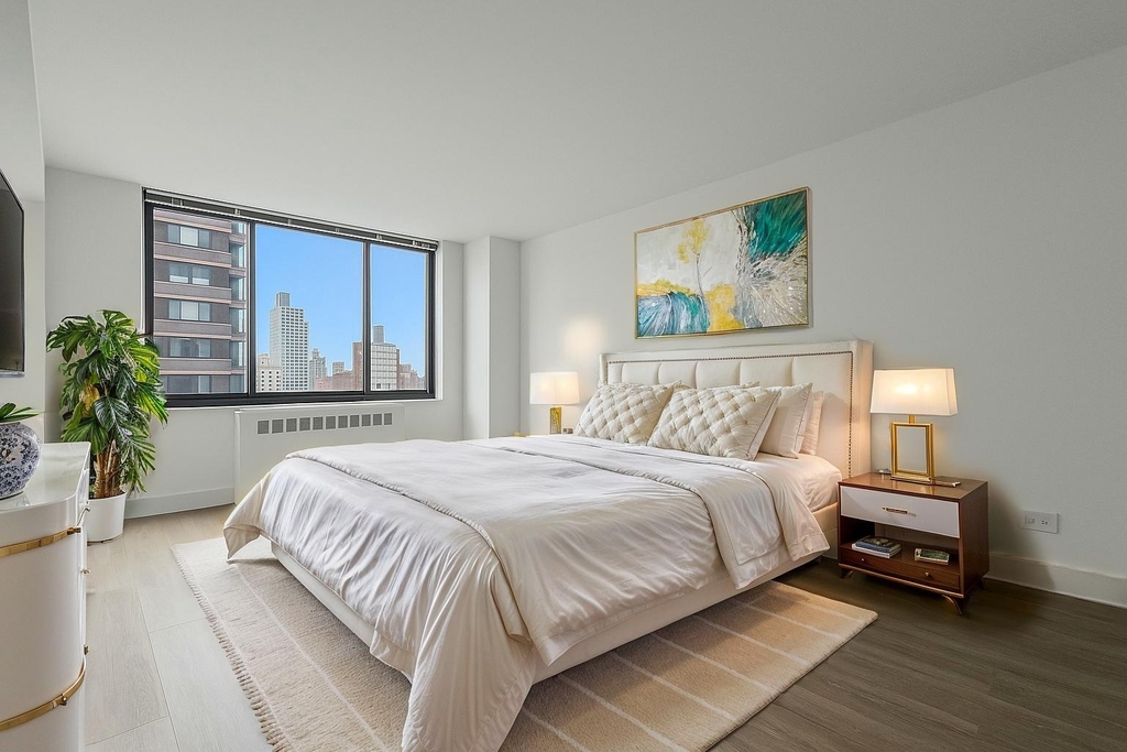 1735 York Avenue - Photo 1