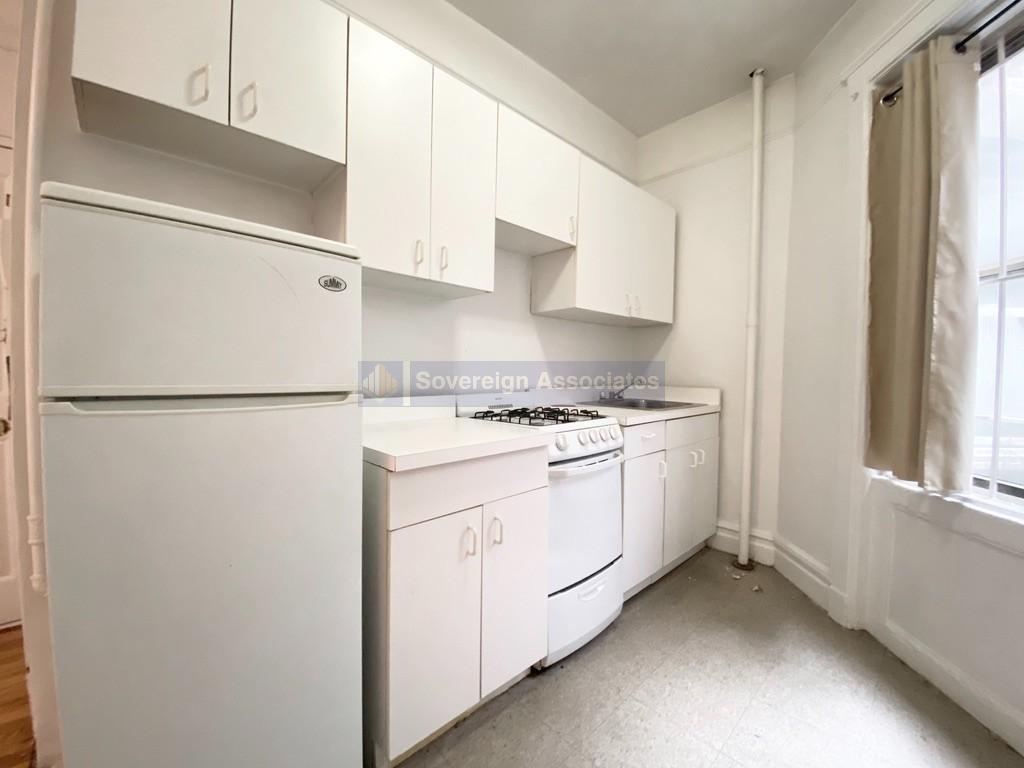 936 West End Avenue - Photo 2