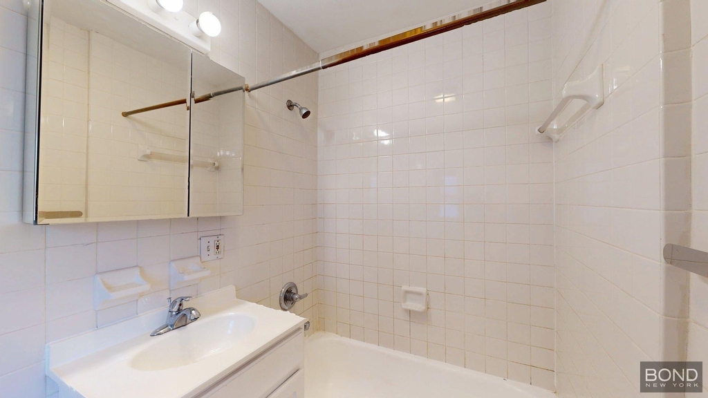 28 King Street - Photo 1