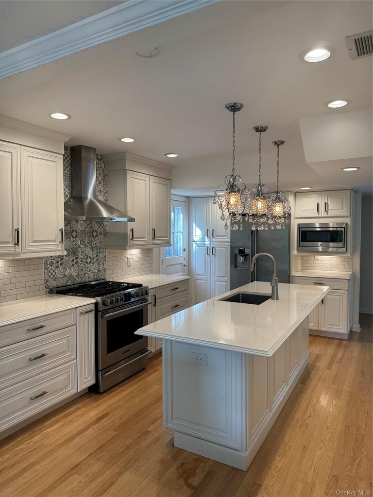 210 Clinton Road - Photo 6