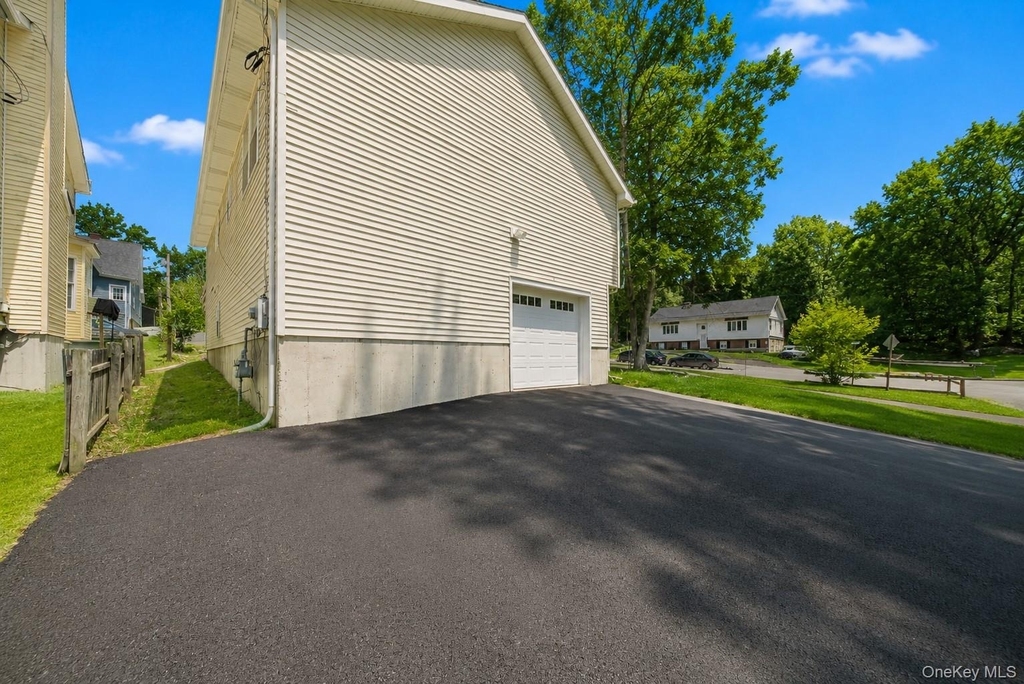 25 Clinton Street - Photo 4