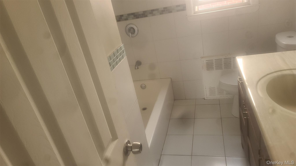 194-31 115th Drive - Photo 4