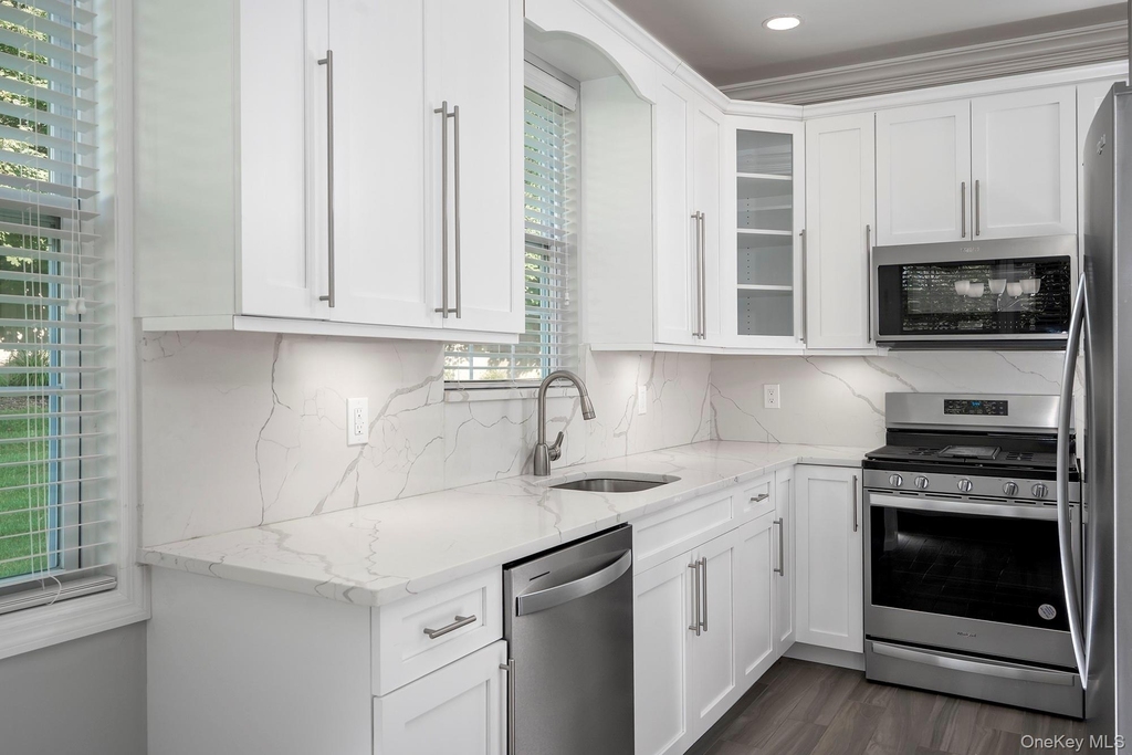 37 Oak Ridge Circle - Photo 2