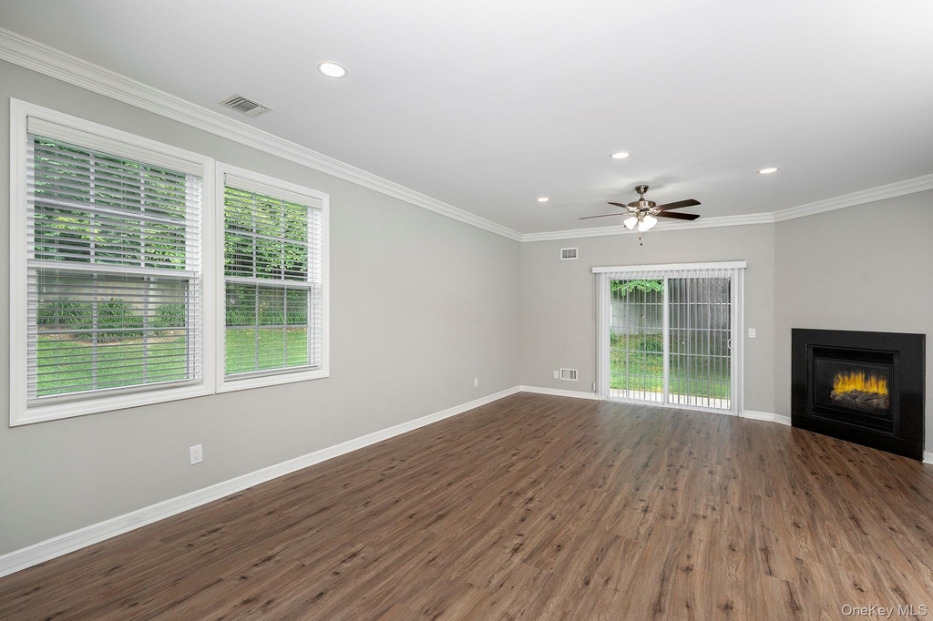 37 Oak Ridge Circle - Photo 4