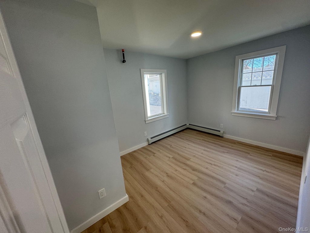34 Bush Avenue - Photo 8