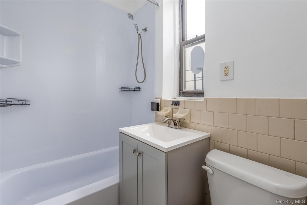 71-06 Grand Avenue - Photo 6