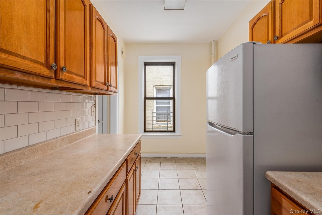 71-06 Grand Avenue - Photo 5