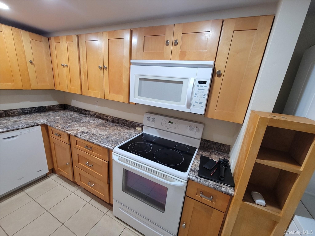 44 Main Street - Photo 3