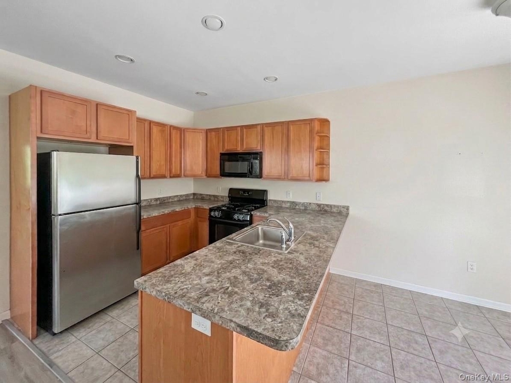 61 N River Drive - Photo 5
