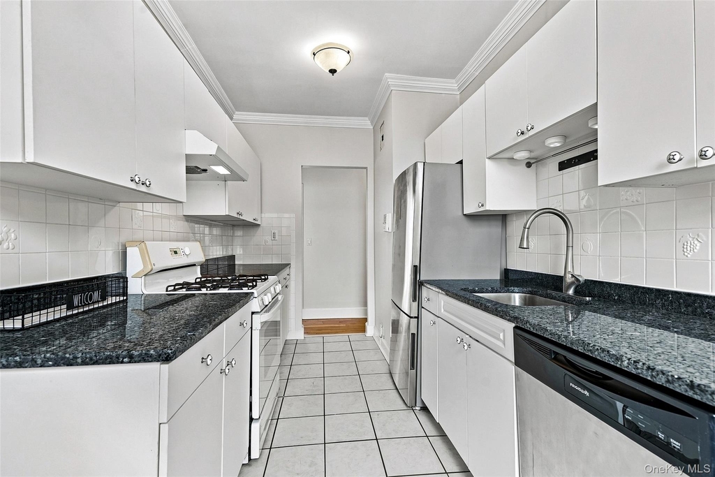 11 Alden Road - Photo 8