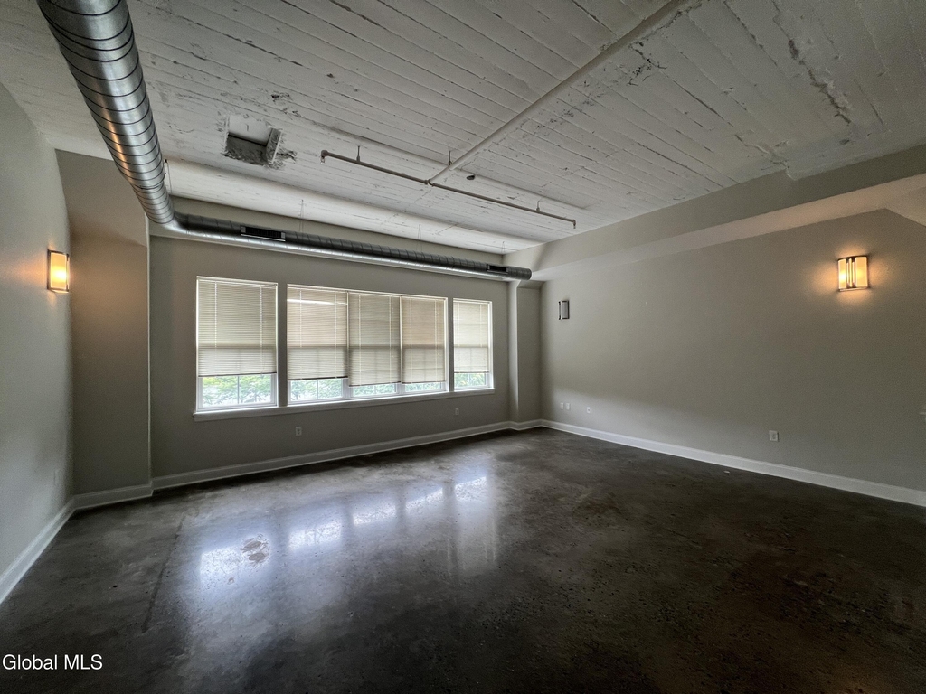 733 Broadway - Photo 10