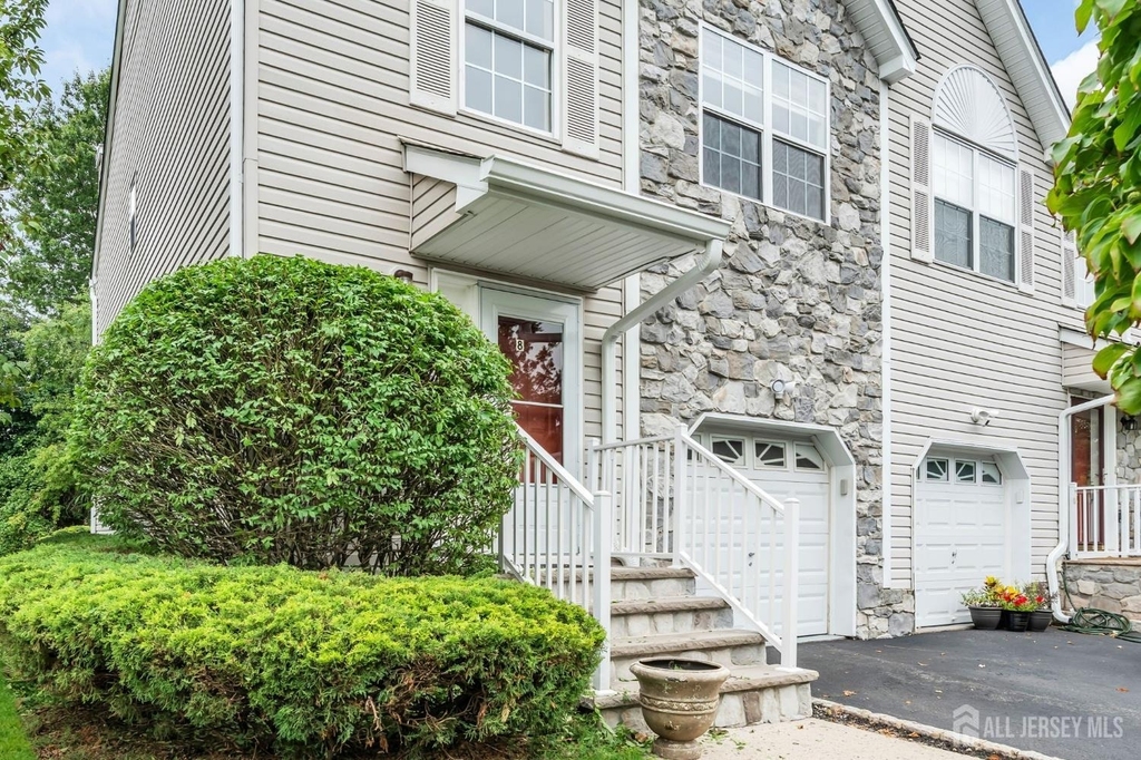 8 Edith Drive - Photo 2