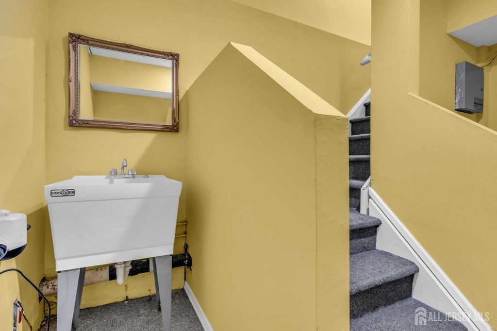 8 Edith Drive - Photo 25