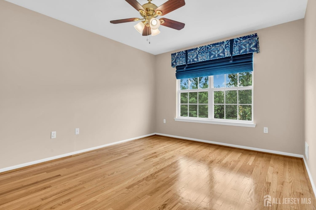 8 Edith Drive - Photo 26