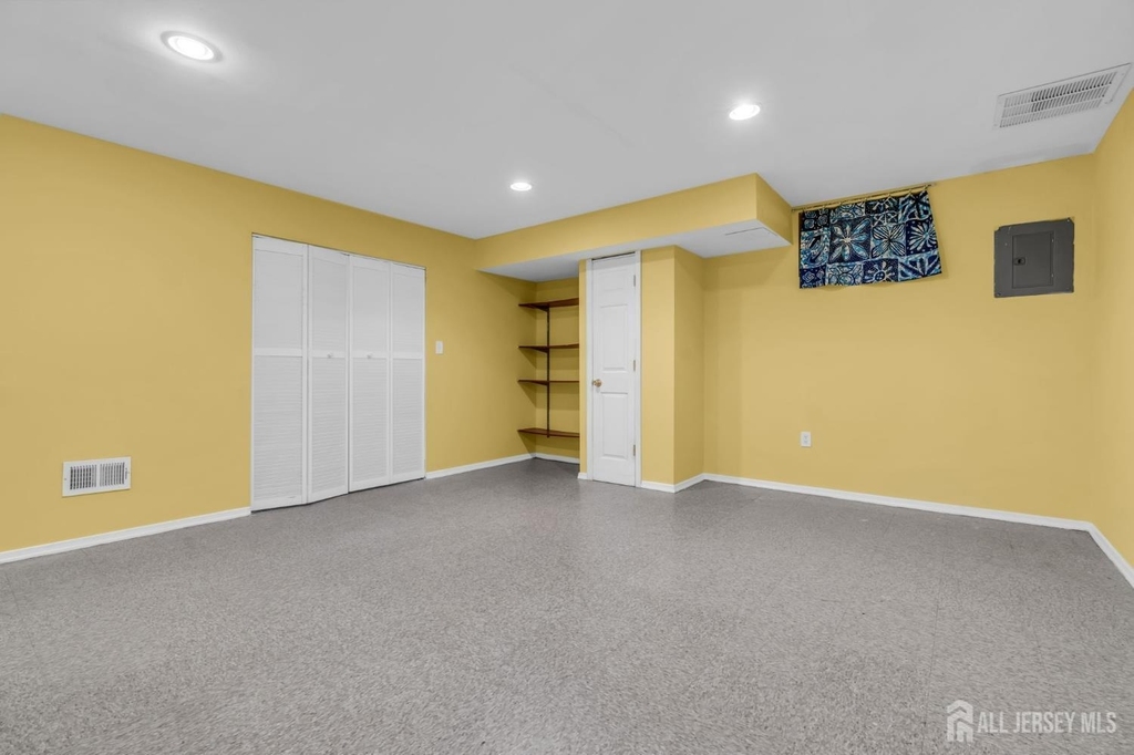8 Edith Drive - Photo 23
