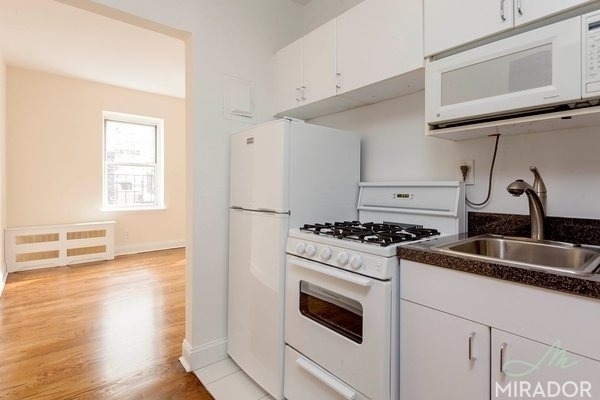 440 E 85th Street - Photo 2