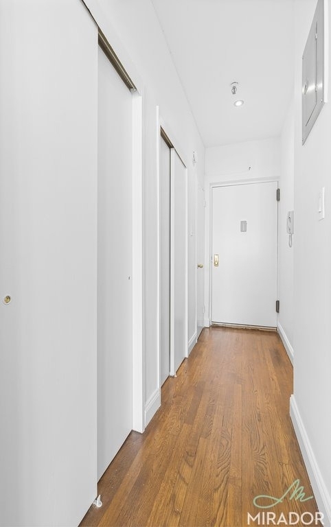 1435 York Avenue - Photo 8