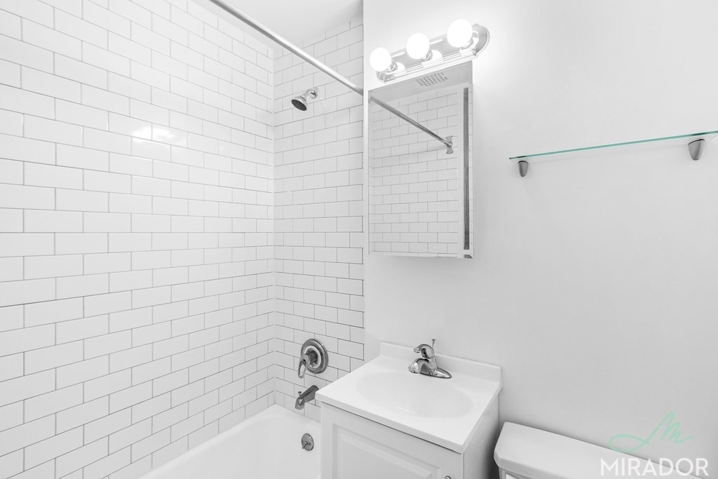1435 York Avenue - Photo 9
