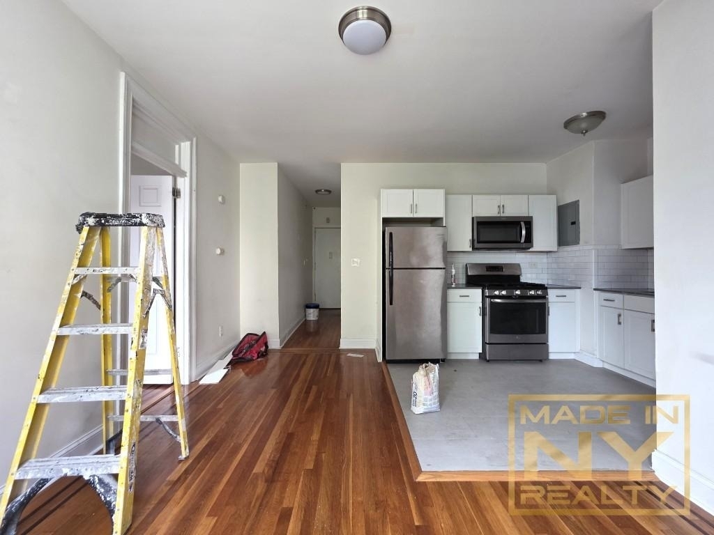 25-21 31st Avenue - Photo 2