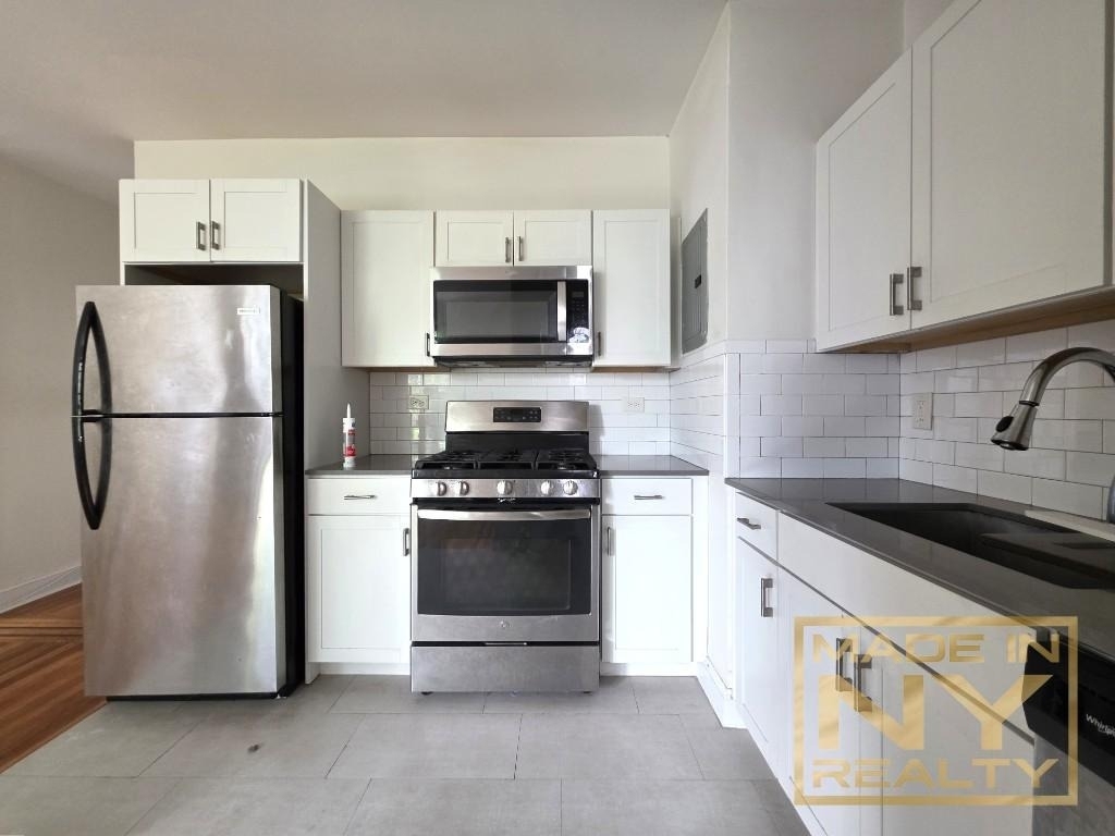 25-21 31st Avenue - Photo 1