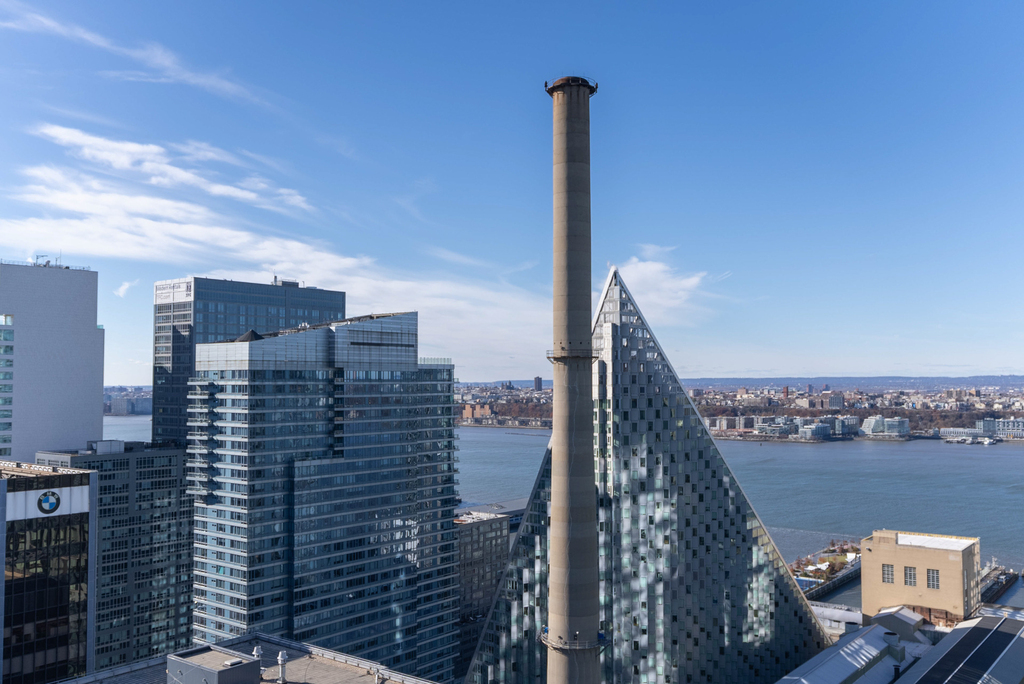 555 W 59th Street - Photo 7