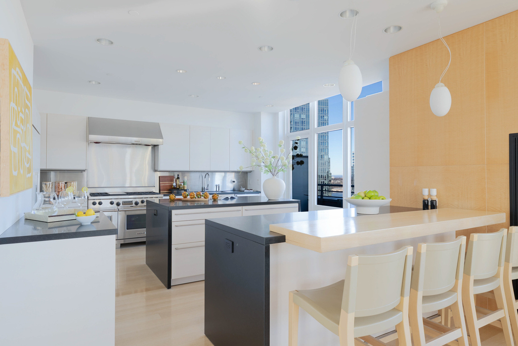 555 W 59th Street - Photo 10