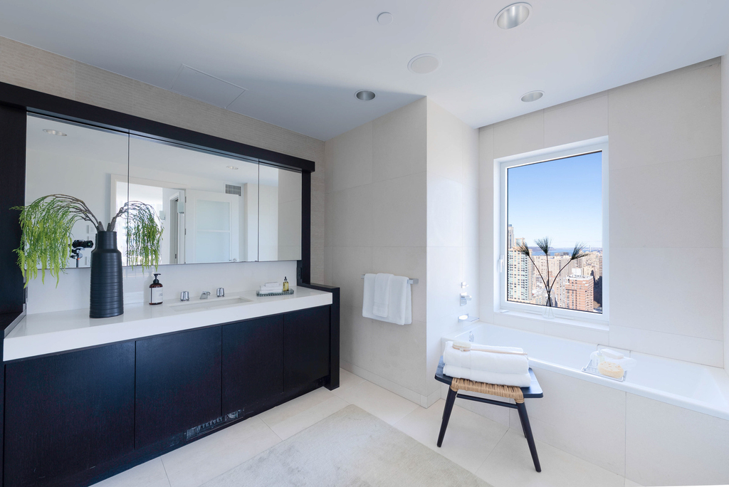 555 W 59th Street - Photo 12