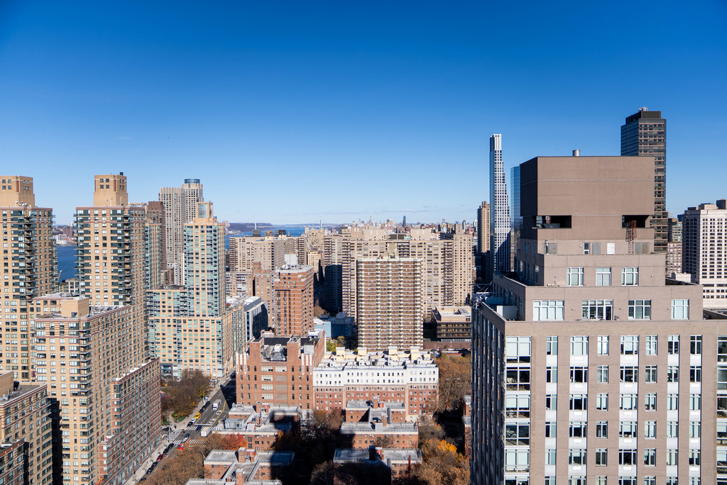 555 W 59th Street - Photo 5