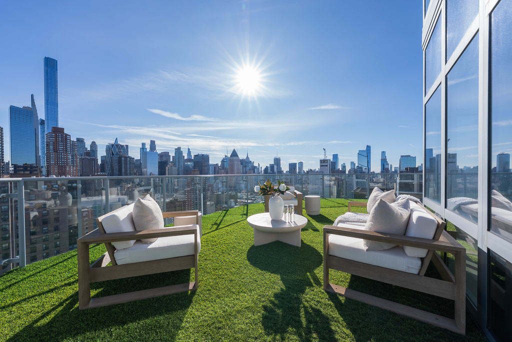 555 W 59th Street - Photo 3