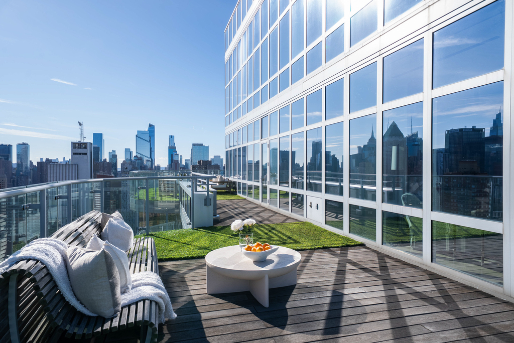 555 W 59th Street - Photo 4