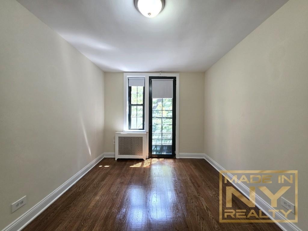 51-01 39th Avenue - Photo 4