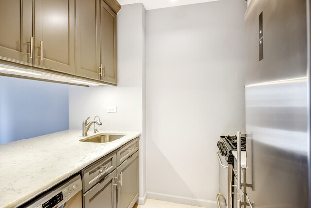 233 E 86th Street - Photo 2