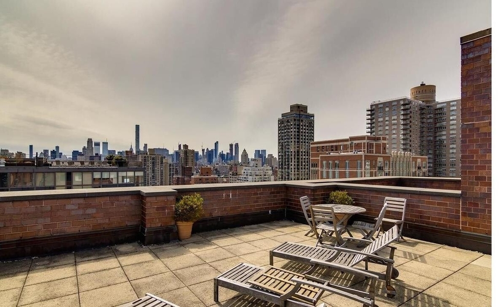 233 E 86th Street - Photo 10