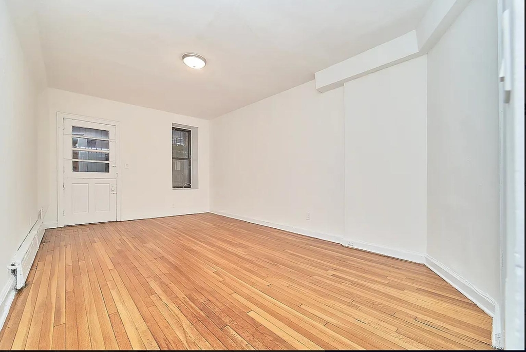 353 W 44th Street - Photo 1