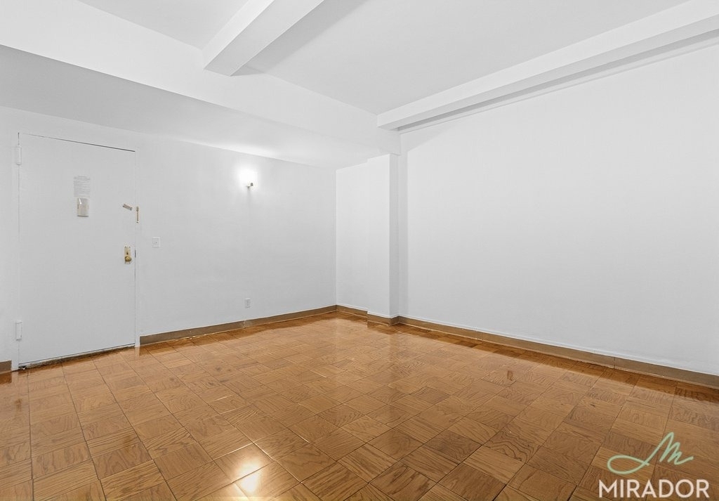 132 E 45th Street - Photo 2