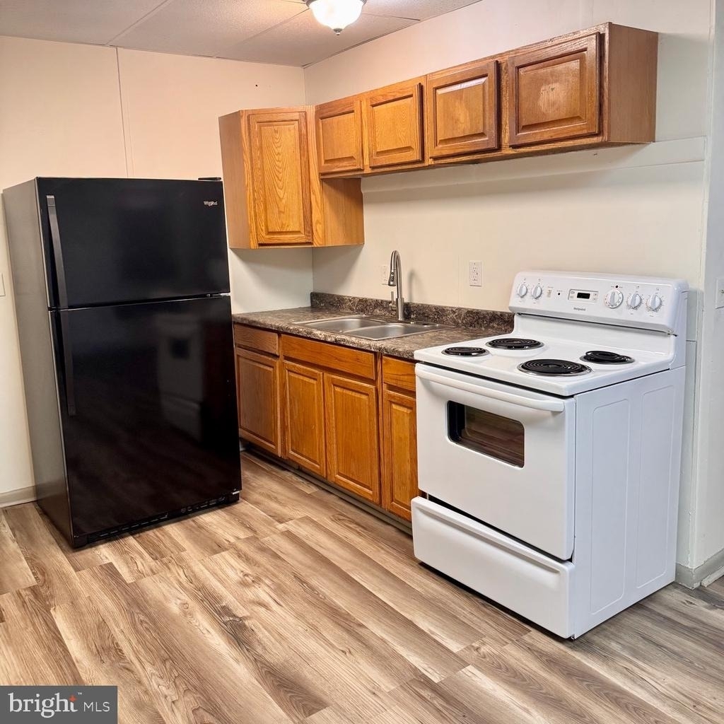 114 W Martin Street - Photo 1