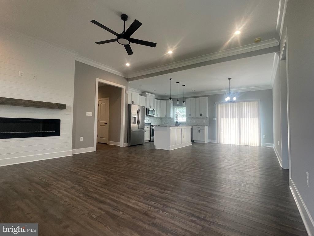 845 Royal Way - Photo 3