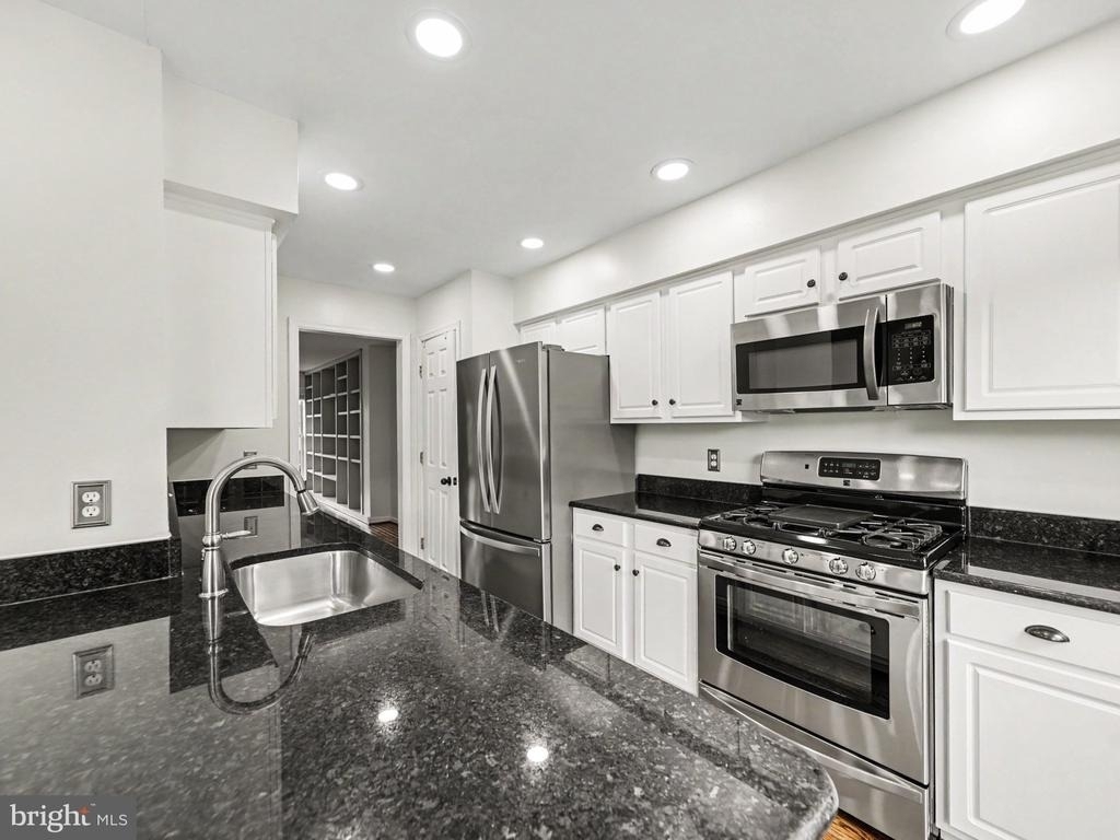 11527 Bertram - Photo 8