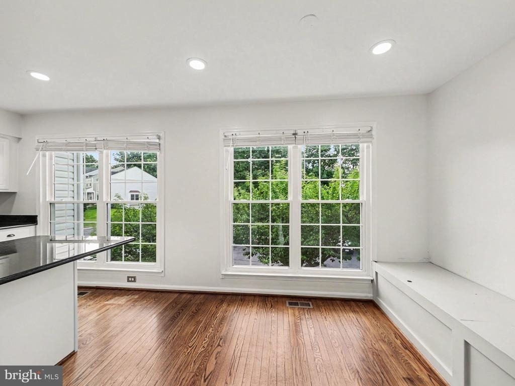 11527 Bertram - Photo 7