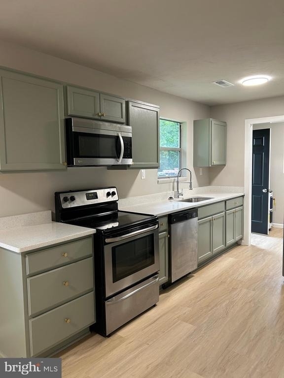 321 Union Avenue - Photo 1