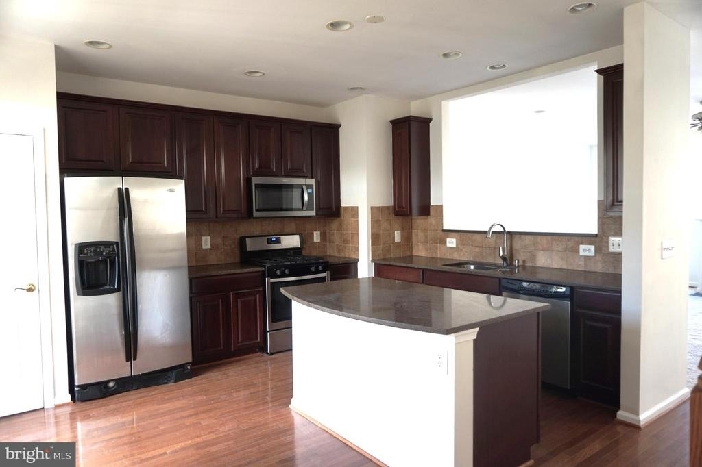 22997 Bulwark - Photo 1