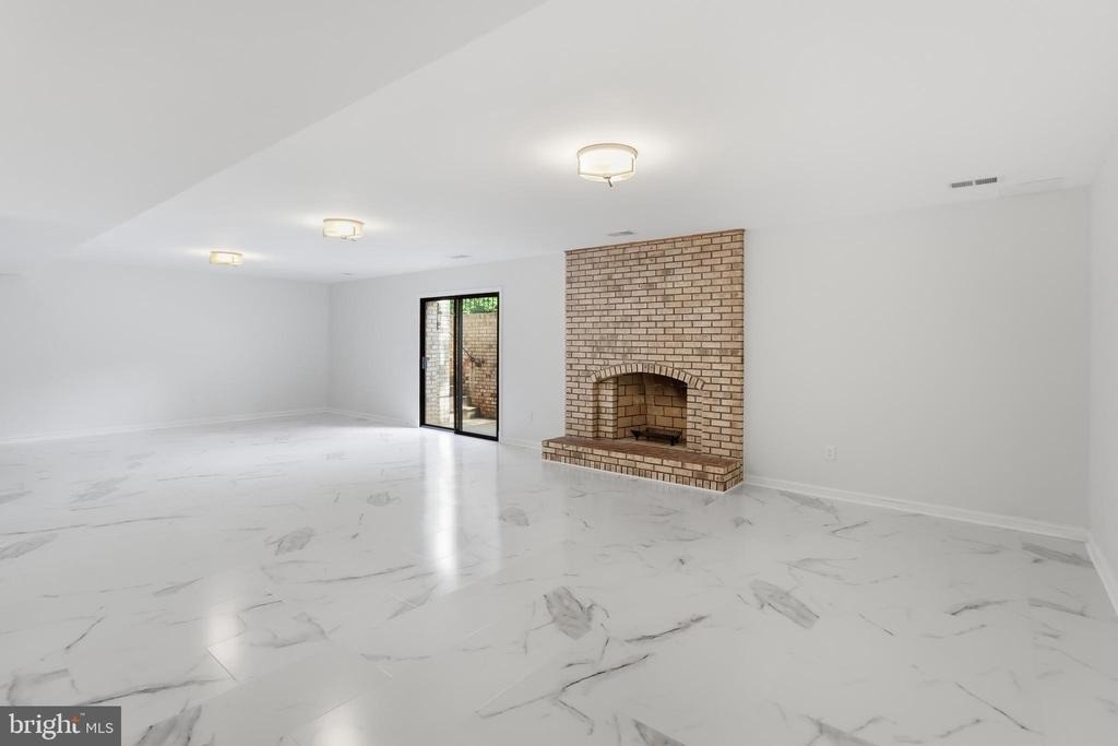 6294 Dunaway Court - Photo 2