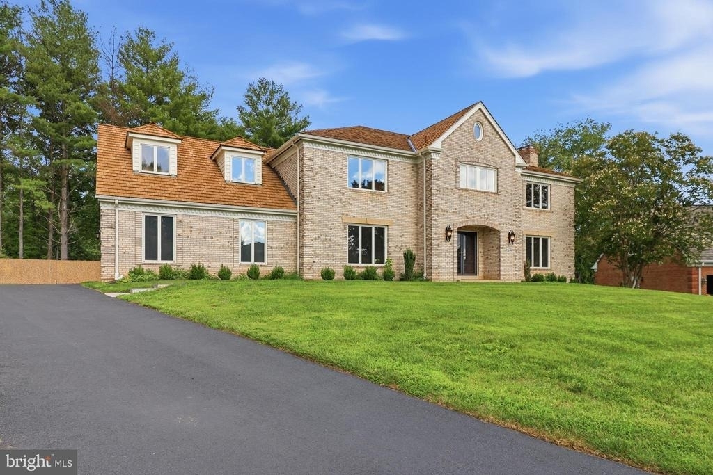 6294 Dunaway Court - Photo 0