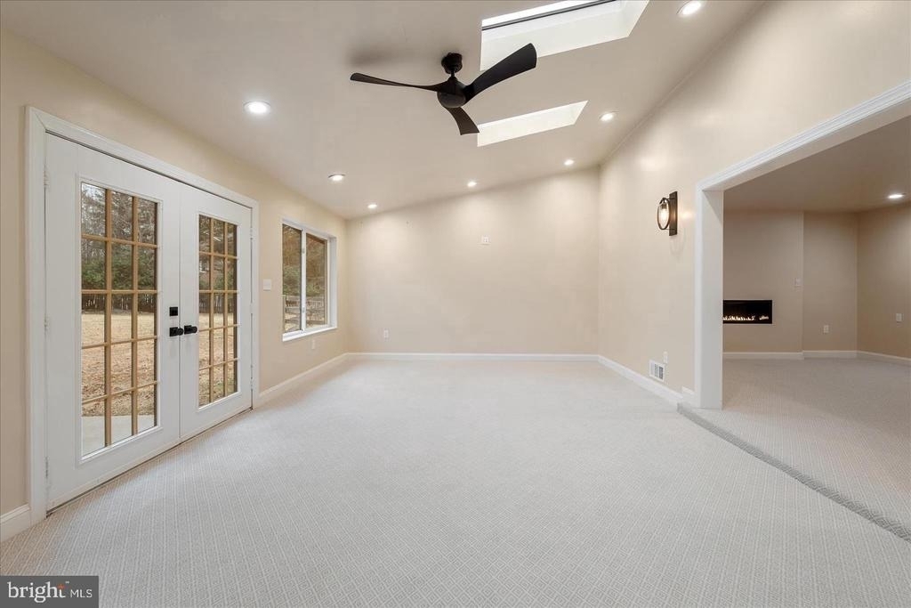 9036 Jeffery Road - Photo 17