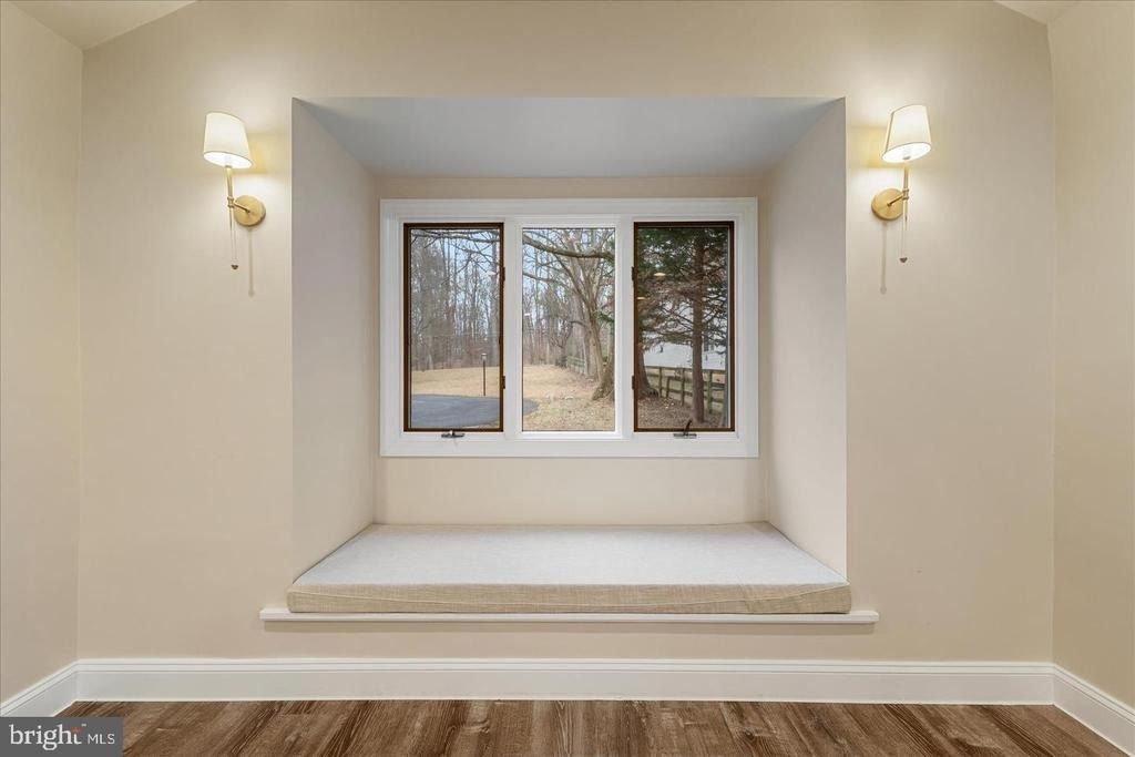 9036 Jeffery Road - Photo 11