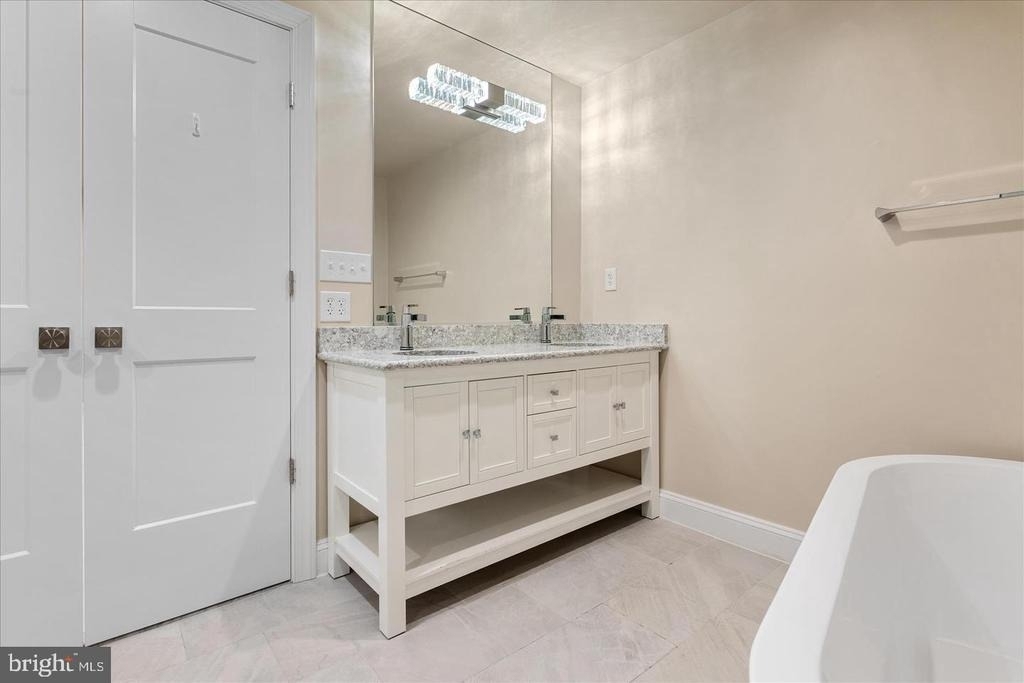 9036 Jeffery Road - Photo 40