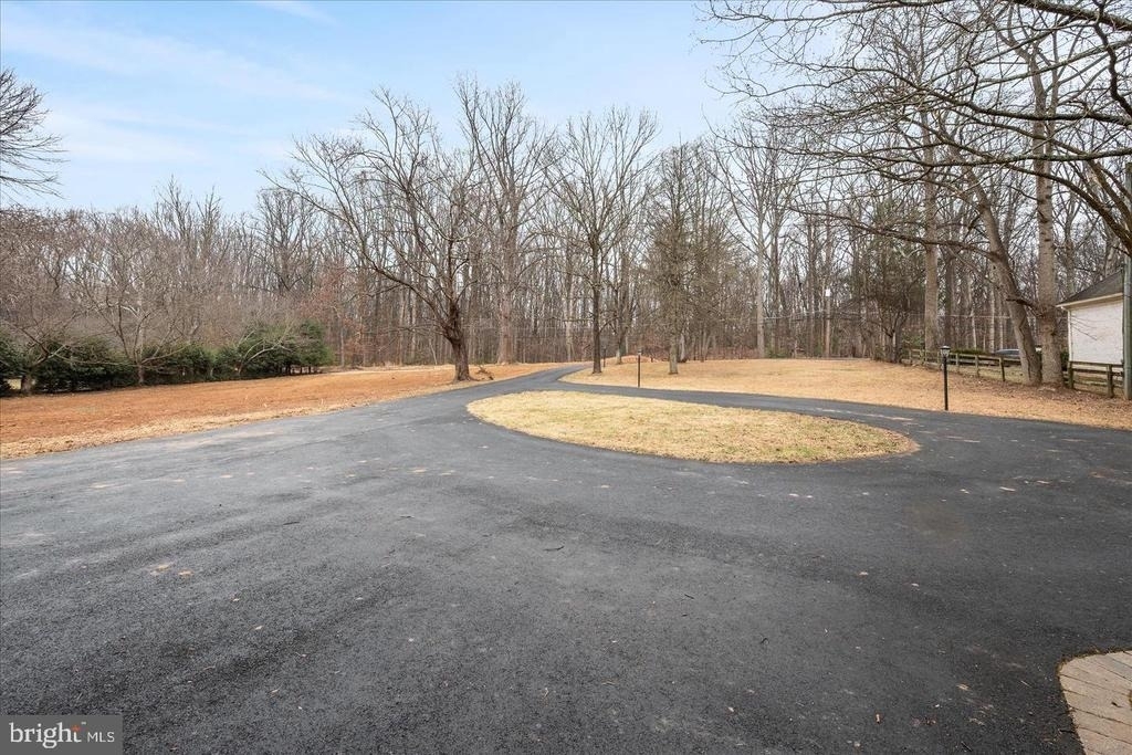 9036 Jeffery Road - Photo 43