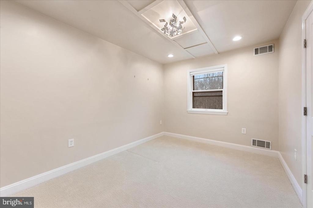 9036 Jeffery Road - Photo 31