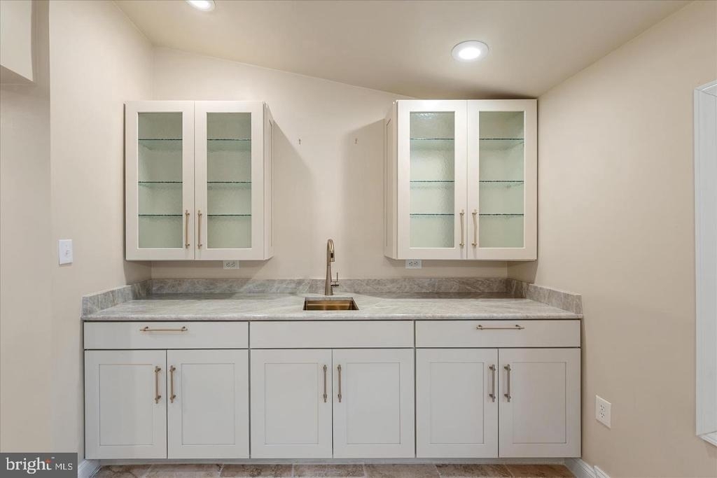 9036 Jeffery Road - Photo 19