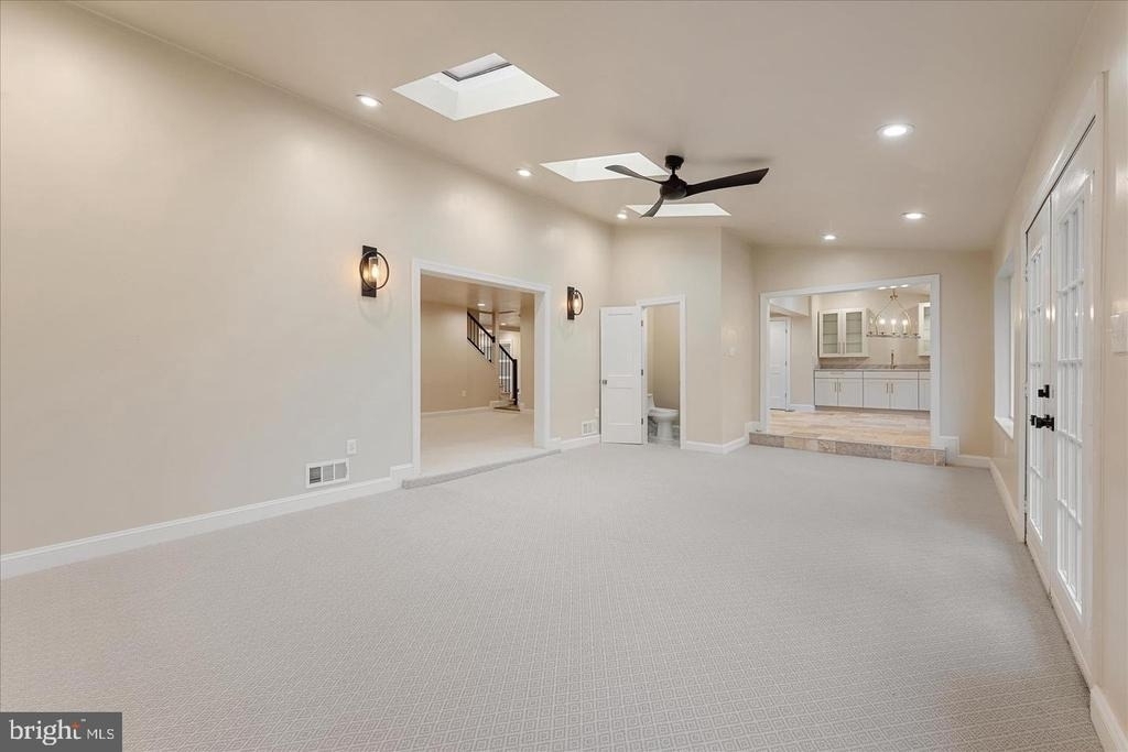 9036 Jeffery Road - Photo 16